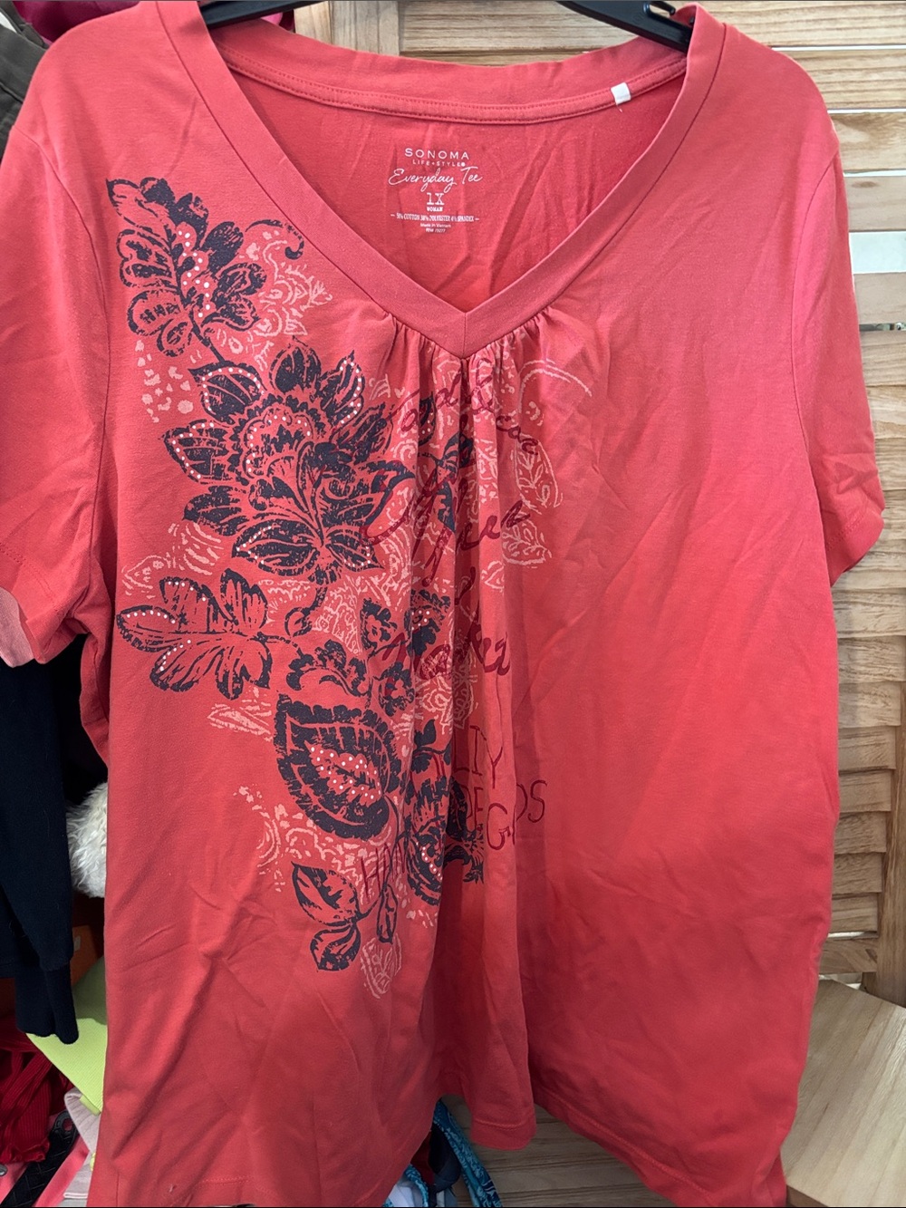SONOMA V-Neck Floral Graphic Tee in Coral 1X
